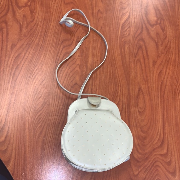 Vintage Stuart Weitzman Iridescent Cream Leather Shoulder Bag (gold studs) - Picture 2 of 7